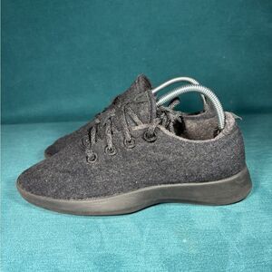 Size 8 - Men’s Allbirds wool runners black shoes